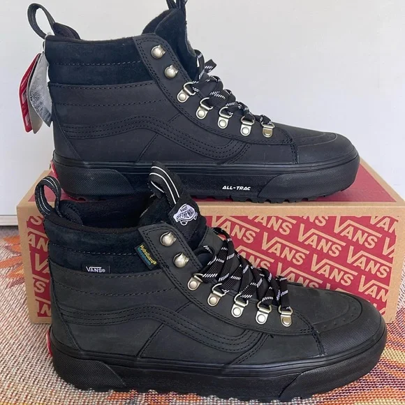 Vans WMNS Sk8-Hi Dr Mte-2
Black
VN0009QMBLA
Boots Sneakers - Picture 2 of 16